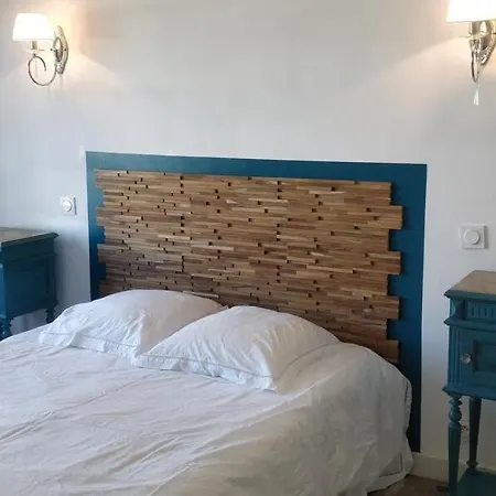 Retrogaming, Piscine Et Hébergement de vacances