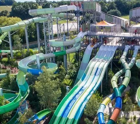Retrogaming, Piscine Et Angles (Vendee)